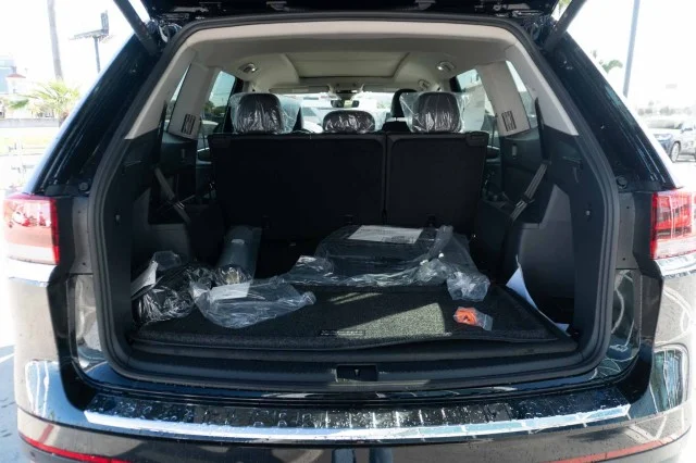 New 2026 Deep Black Pearl Volkswagen 2.0T SE w/Technology image 8