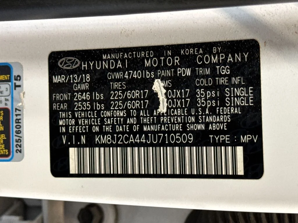 Used 2018 White Hyundai SE image 22
