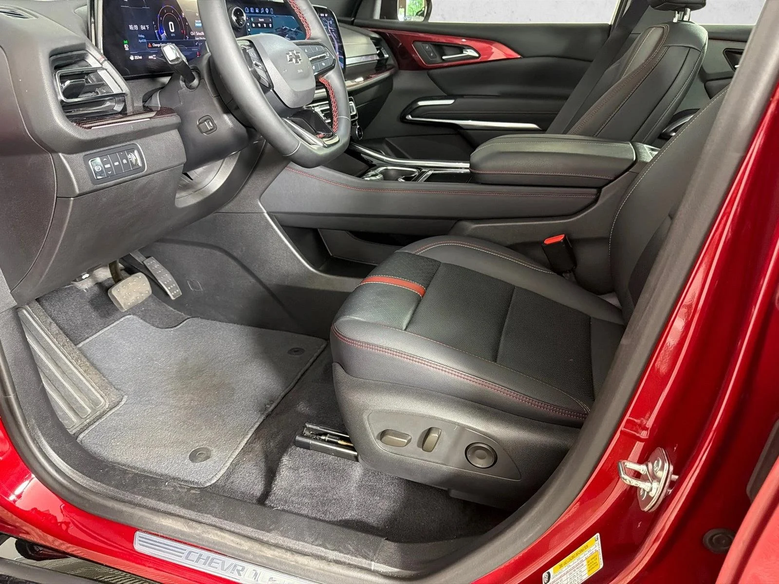Used 2024 Gray Chevrolet AWD RS image 11