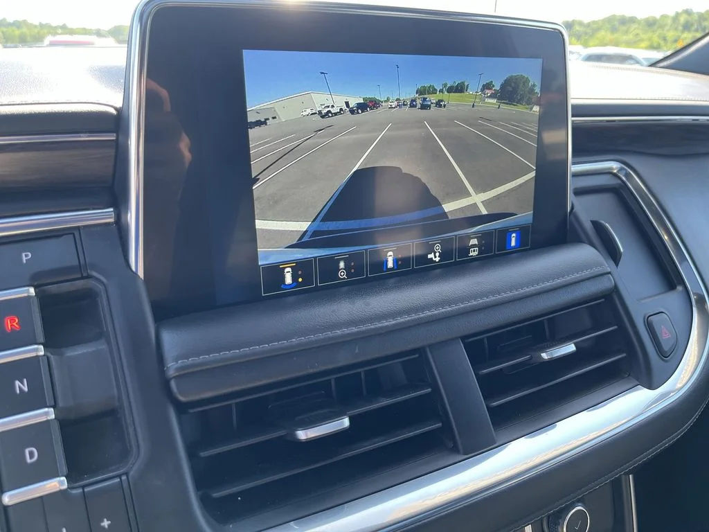 Used 2022 White Chevrolet LT image 17