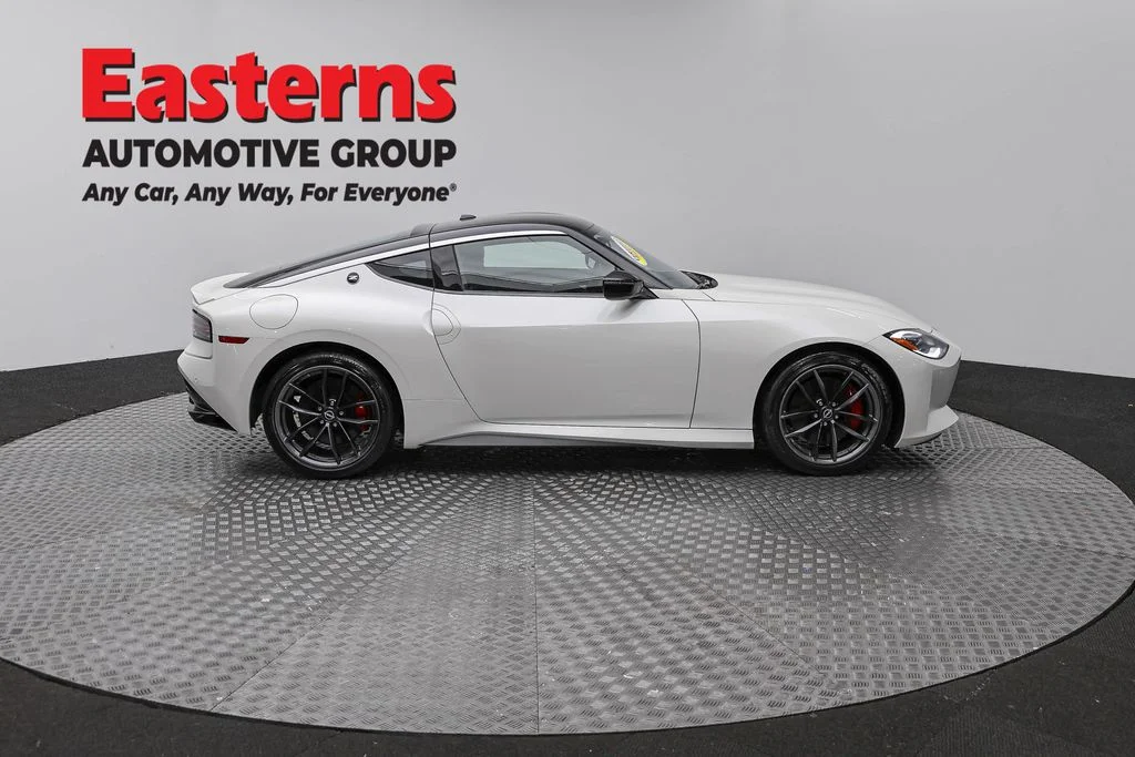 Used 2025 White Nissan Performance image 4