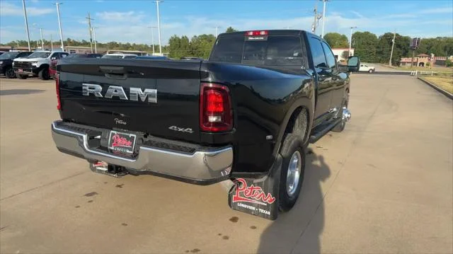 New 2026 Diamond Black Crystal Pearl-Coat Exterior Paint RAM Tradesman image 8