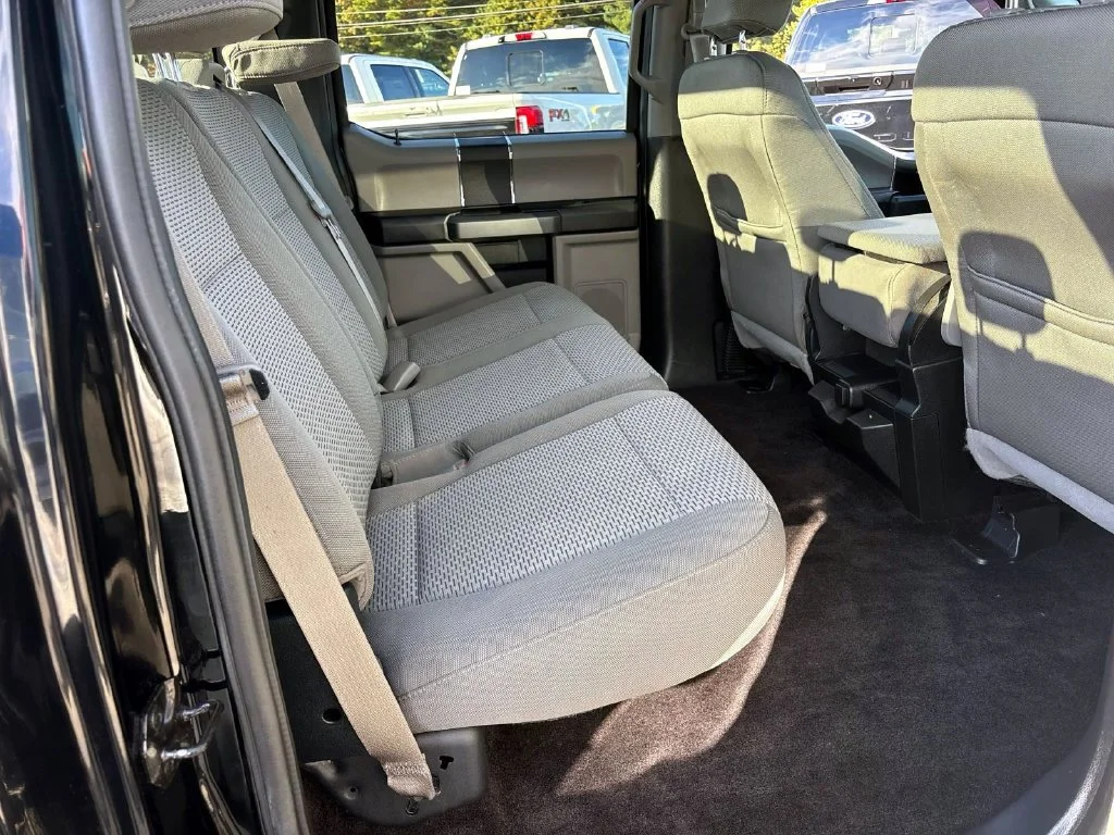 Used 2017  Ford XLT image 14