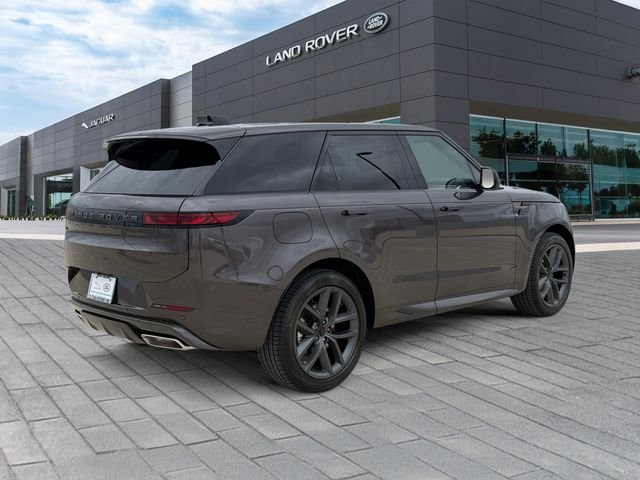 New 2026 Charente Grey Land Rover Dynamic SE image 5