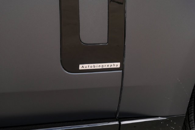 Used 2025 Gray Land Rover Autobiography image 65