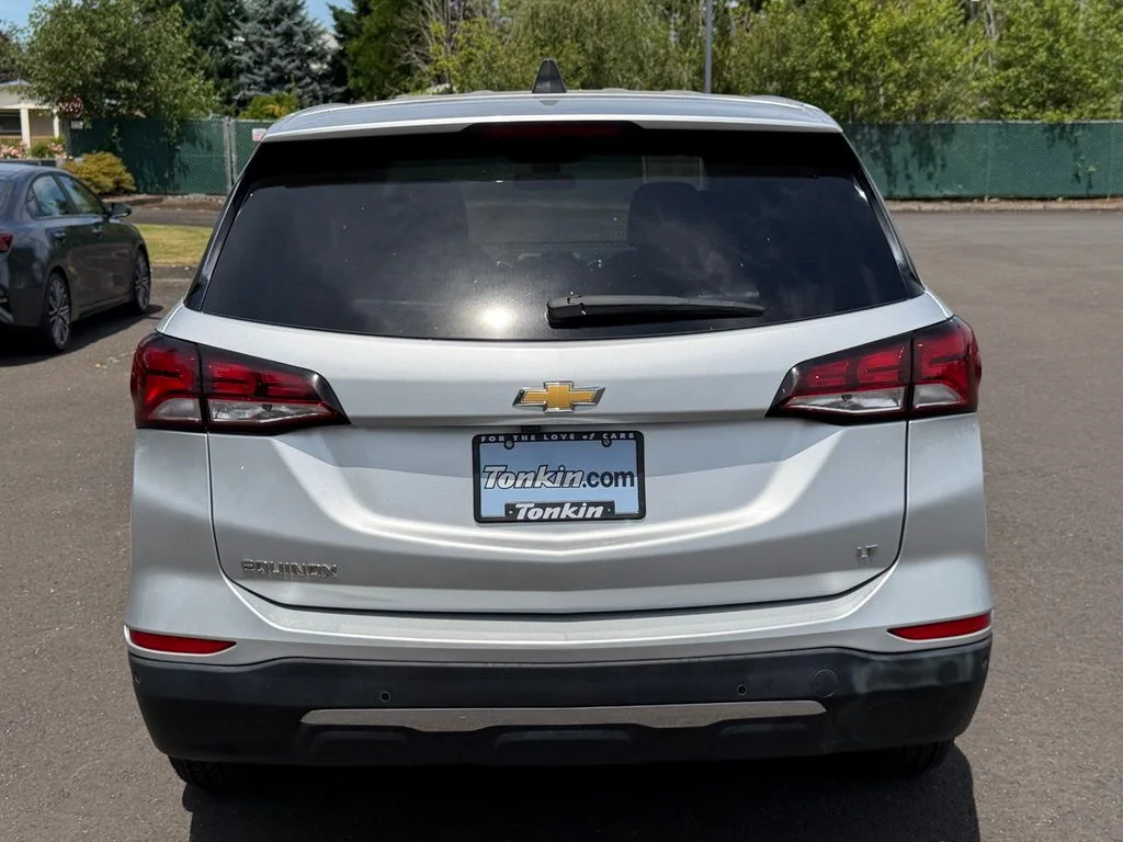 Used 2022 Silver Ice Metallic Chevrolet LT image 7
