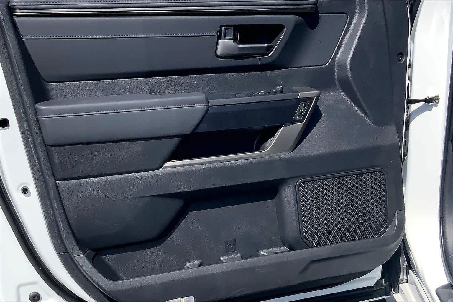 New 2026 Wind Chill Pearl Toyota Platinum image 10