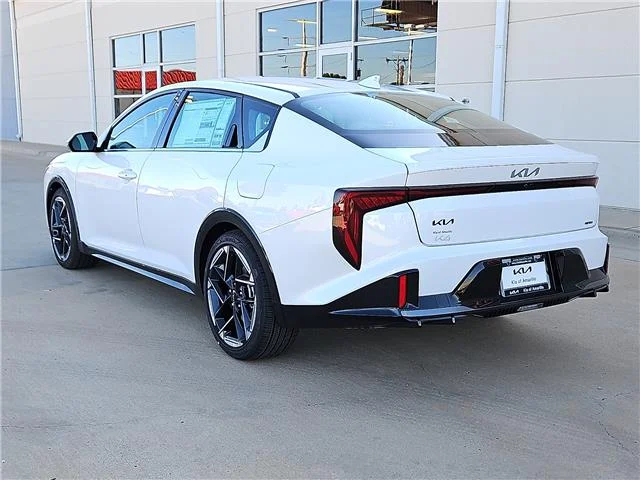 New 2026 Snow White KIA GT-Line (IVT) image 2