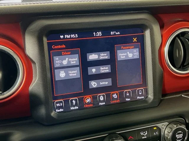 Used 2018 White Jeep Unlimited Rubicon image 22