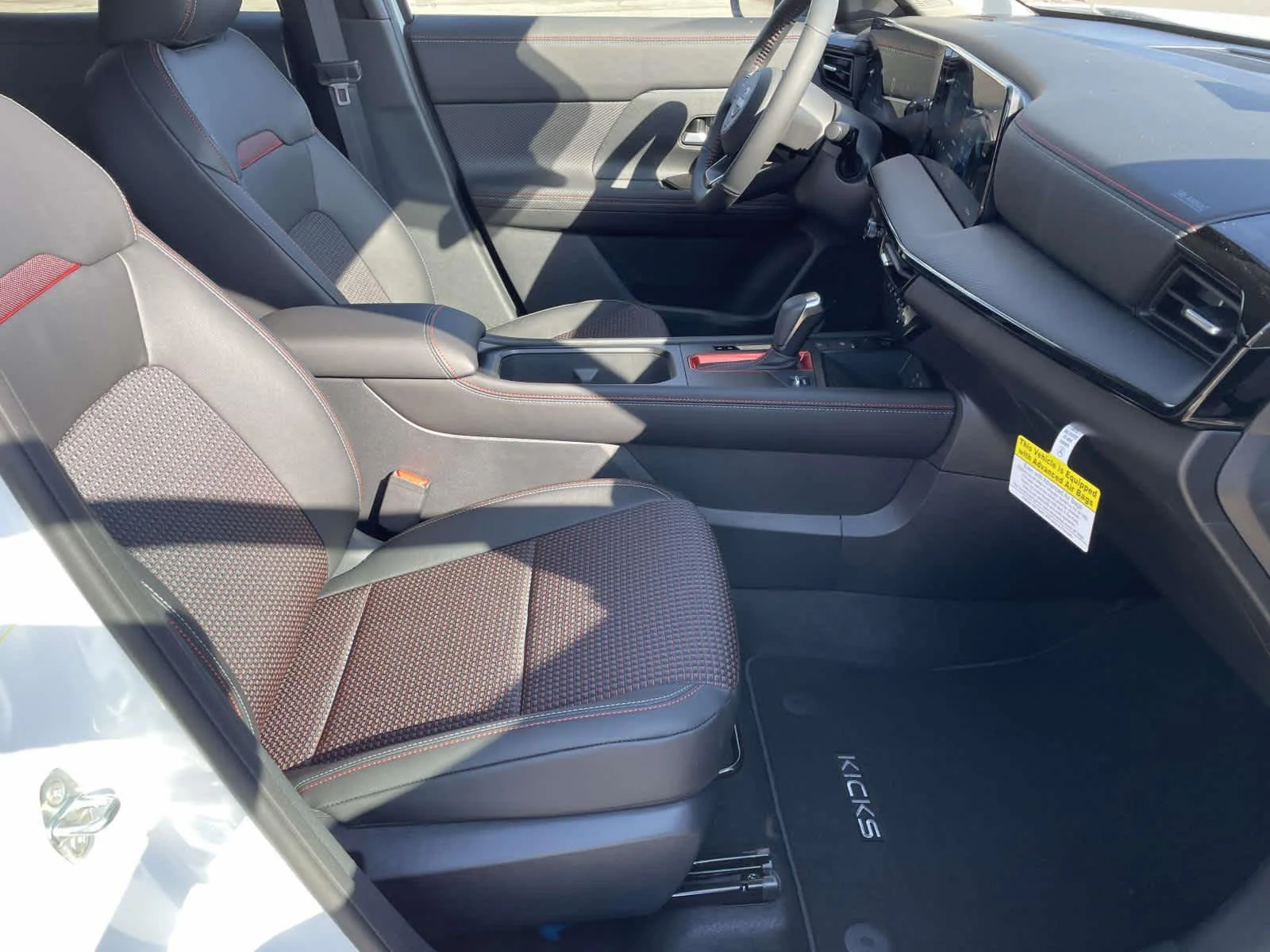 2026 Nissan KICKS SR AWD - Photo 17