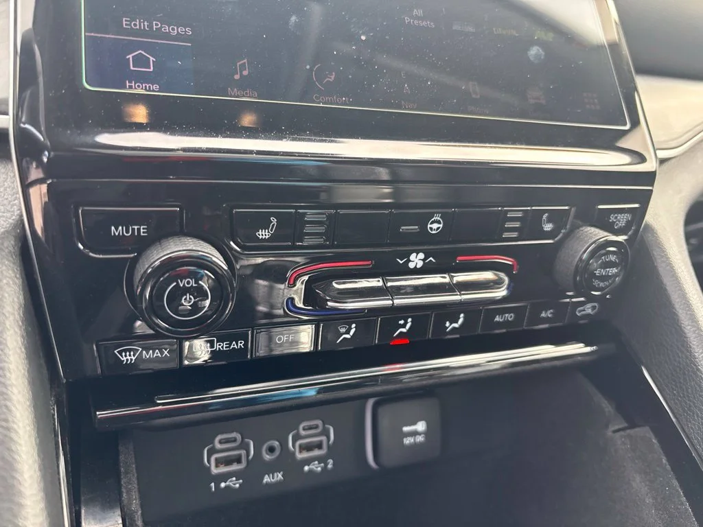 Used 2021 White Jeep Limited image 16