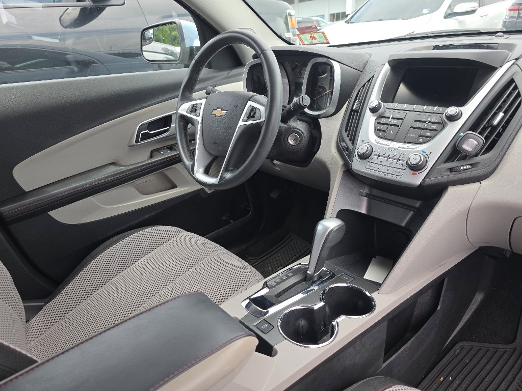 Used 2014 Silver Topaz Metallic Chevrolet LT image 5