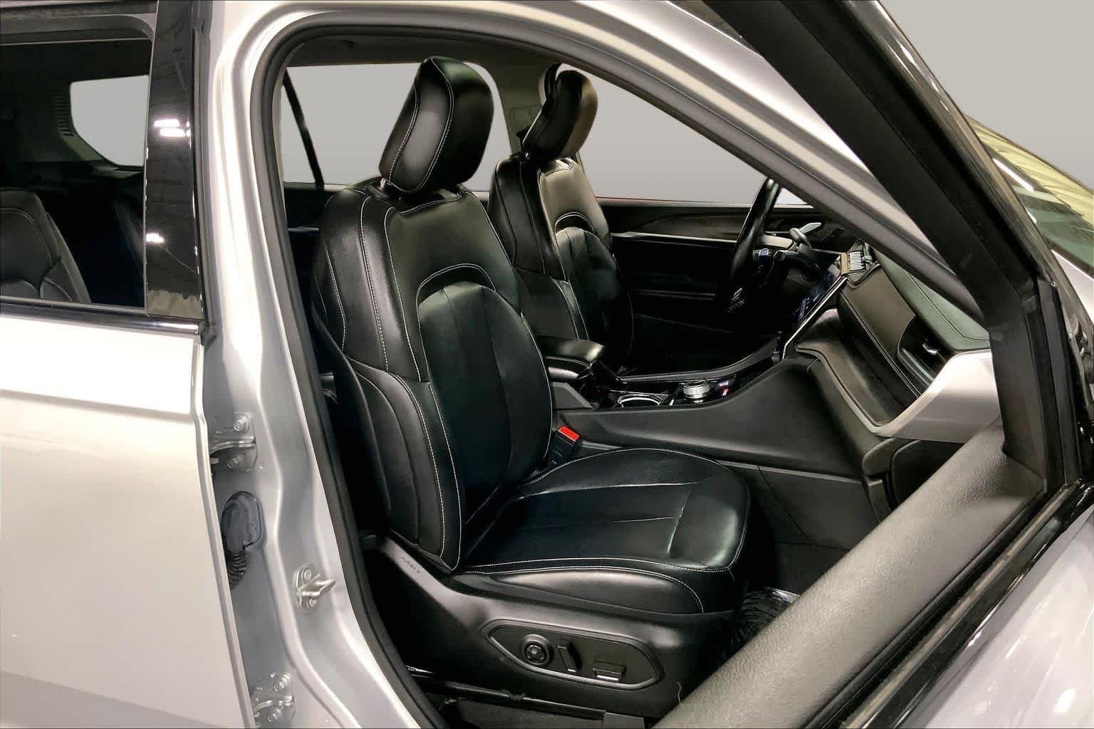 Used 2021 Silver Zynith Jeep Limited image 9