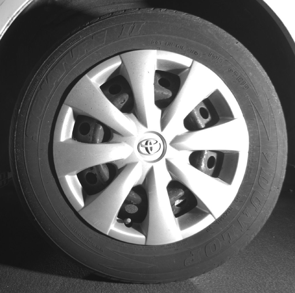 Used 2011 White Toyota LE image 25