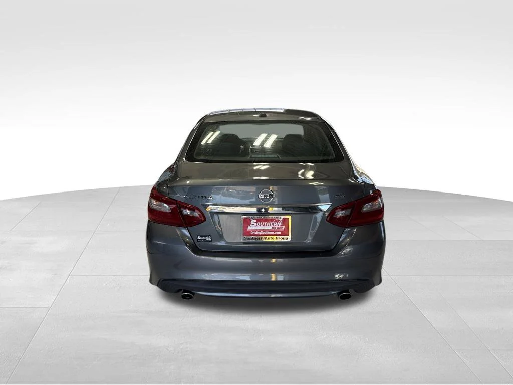 Used 2018 Gray Nissan 2.5 SV image 7