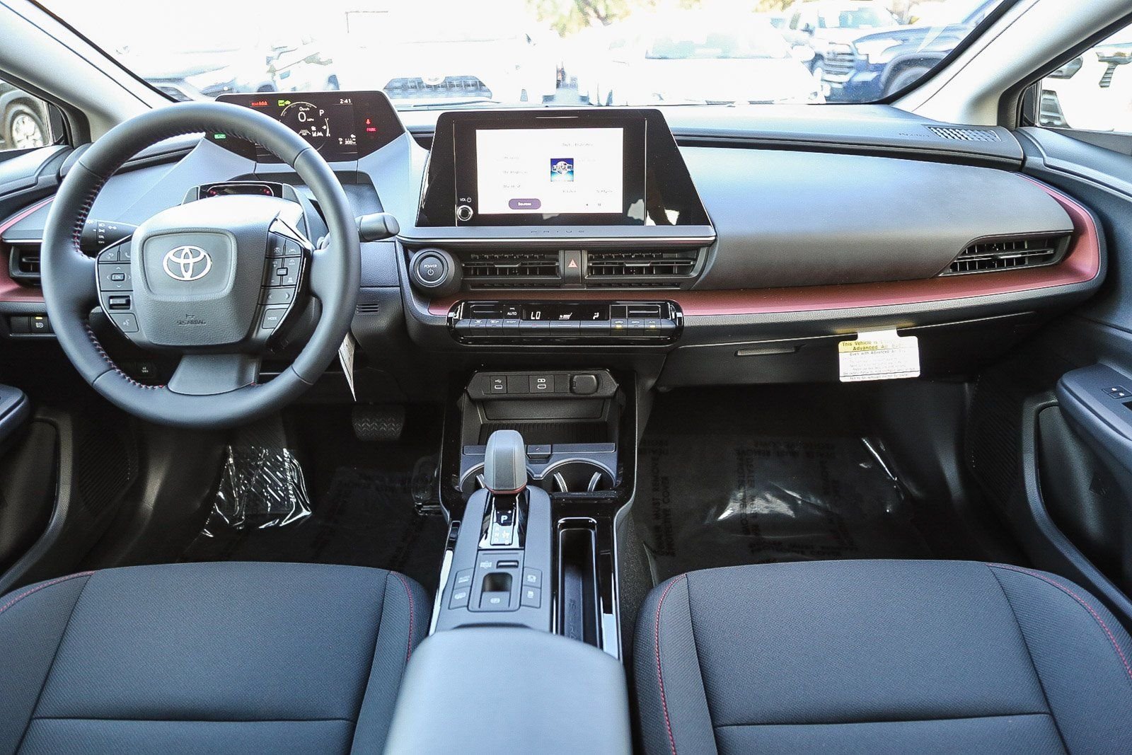 2026 Toyota Prius Plug-in Hybrid SE - Photo 12