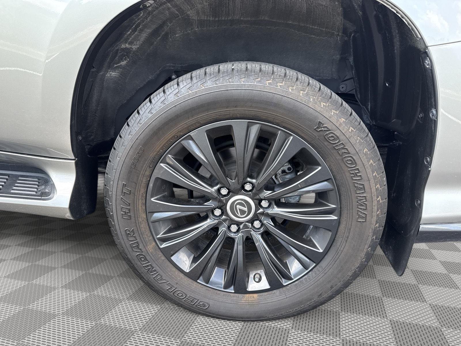 Used 2021 Atomic Silver Lexus GX 460 Premium image 15