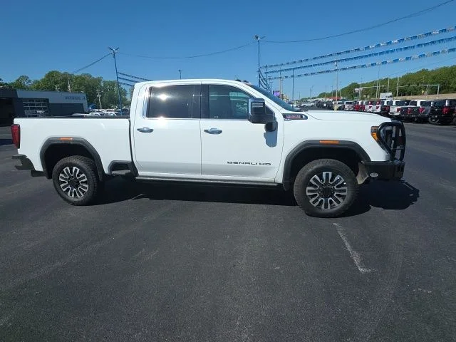 Used 2022 Summit White GMC Denali image 4