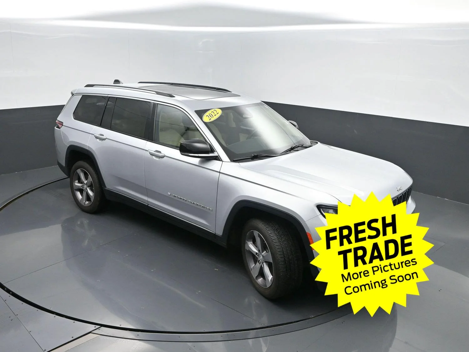 Used 2022 Silver Zynith Jeep Limited image 45