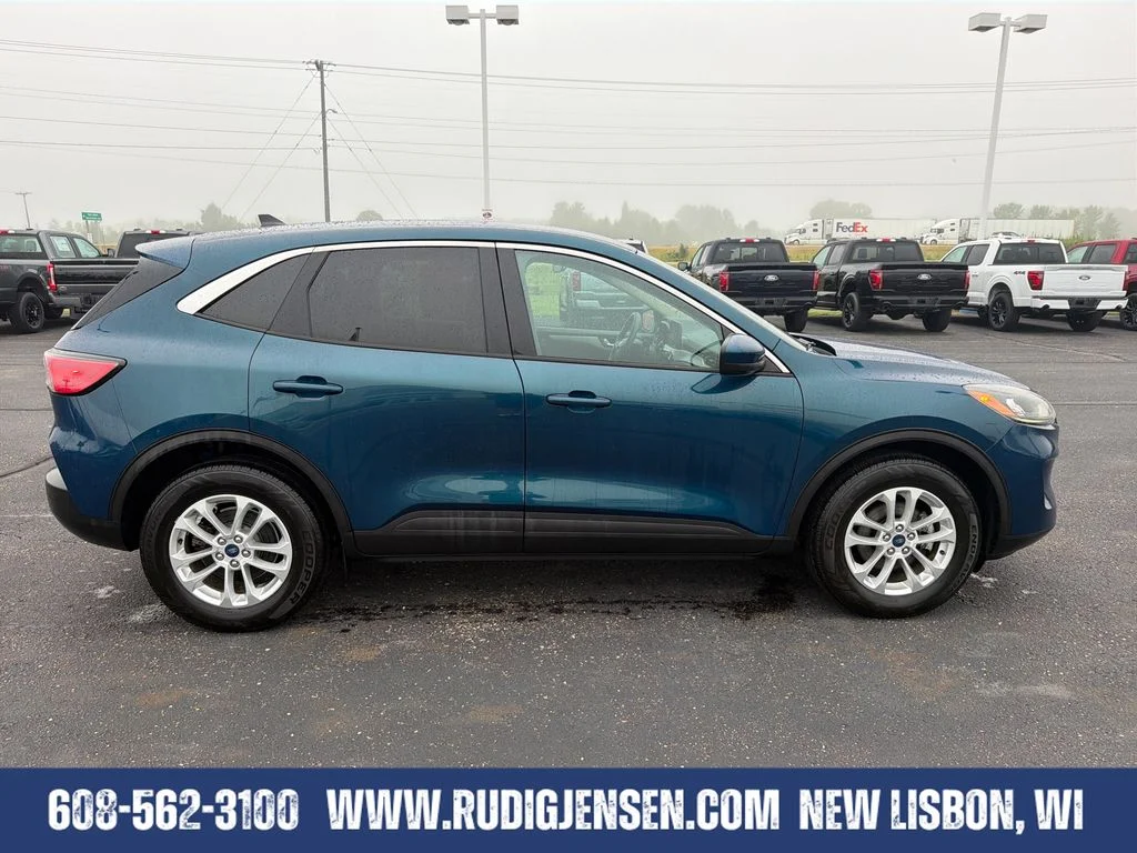 Used 2020 Green Ford SE image 6