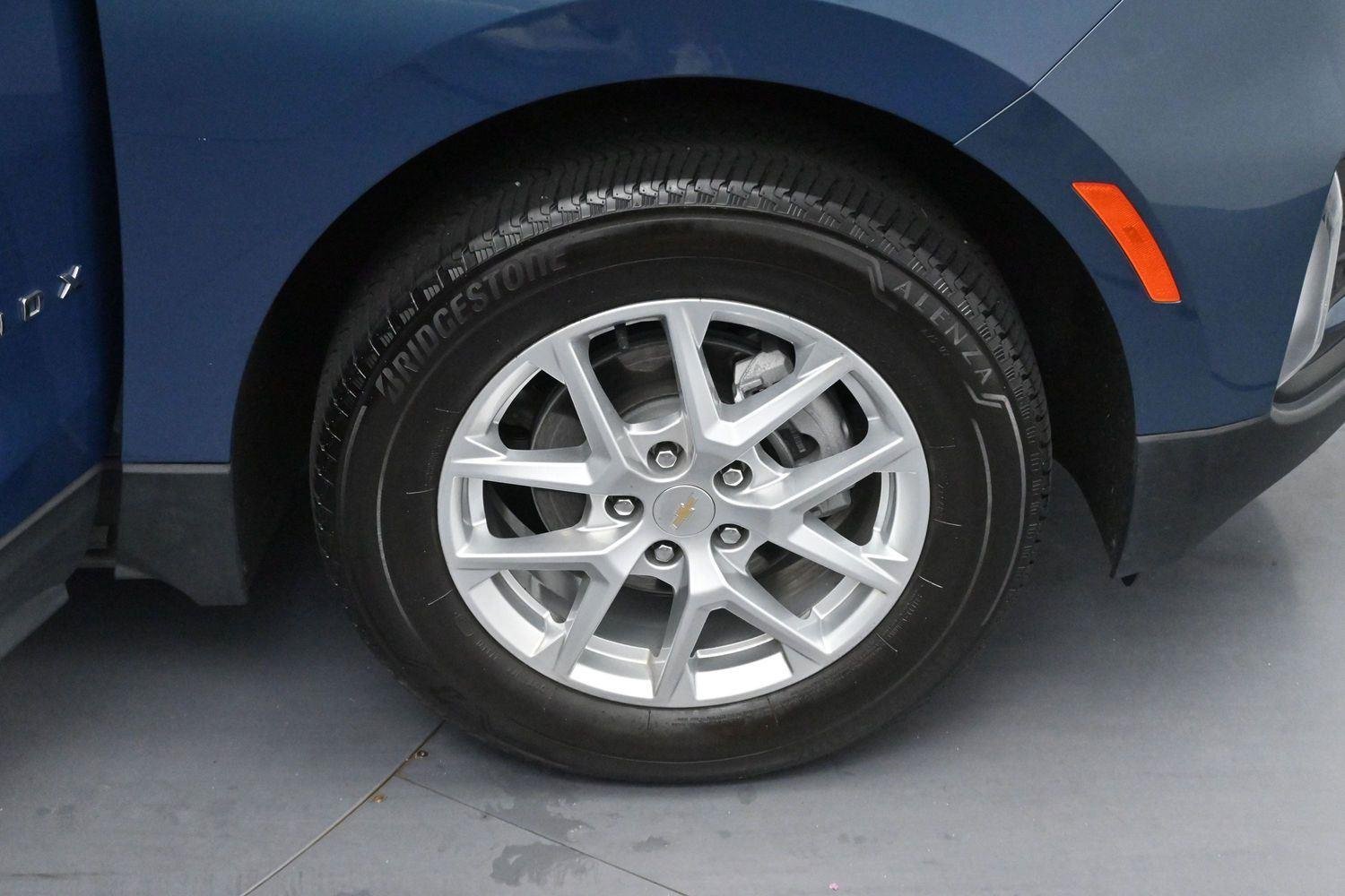 Used 2024 Lakeshore Blue Metallic Chevrolet LT image 34