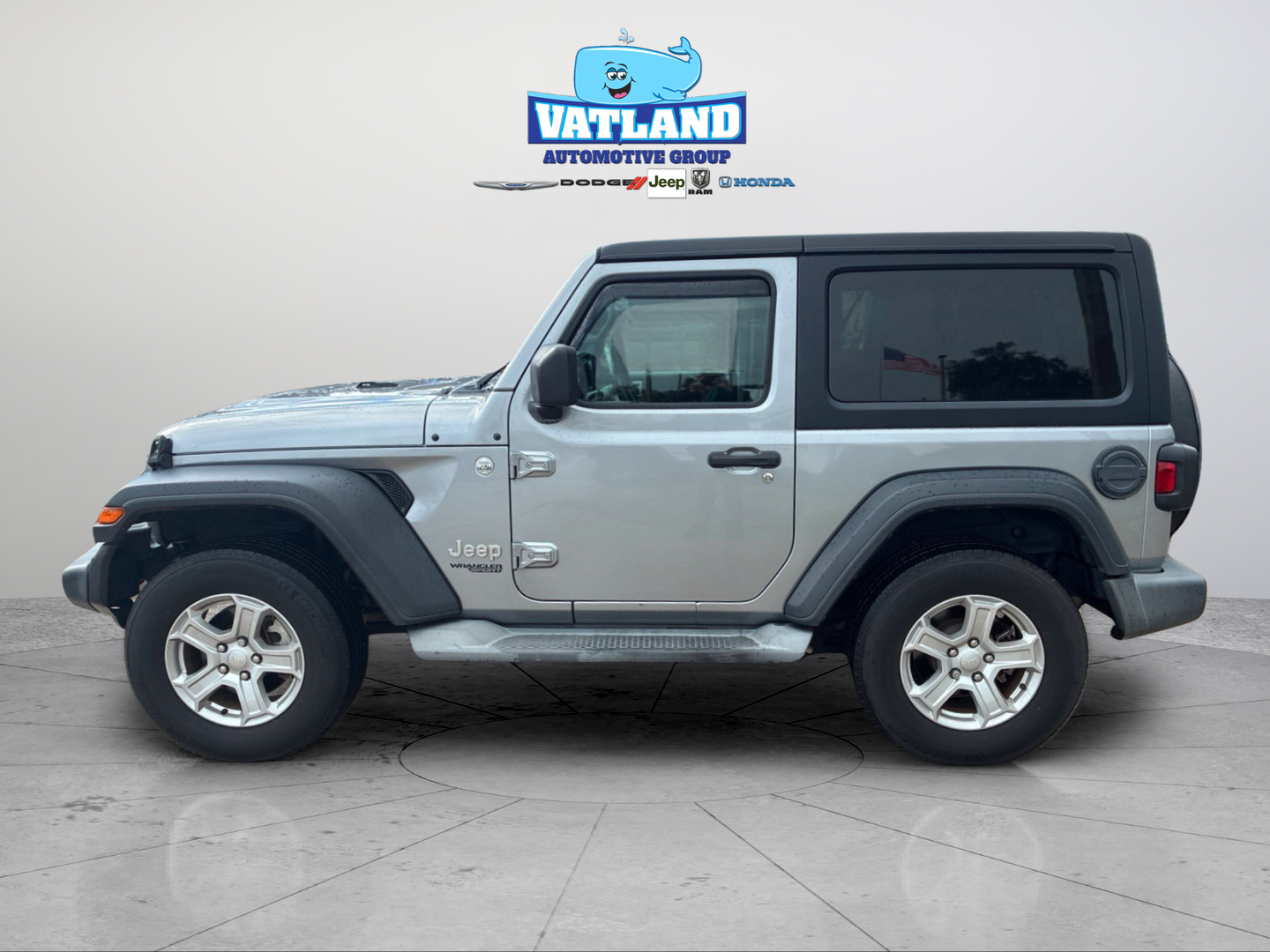Used 2021 Silver Jeep Sport S image 2