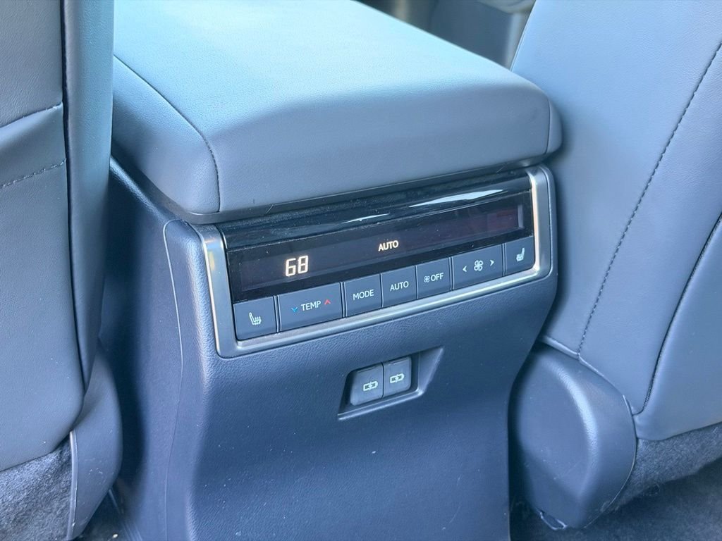 Used 2024  Lexus 550 Premium+ image 20