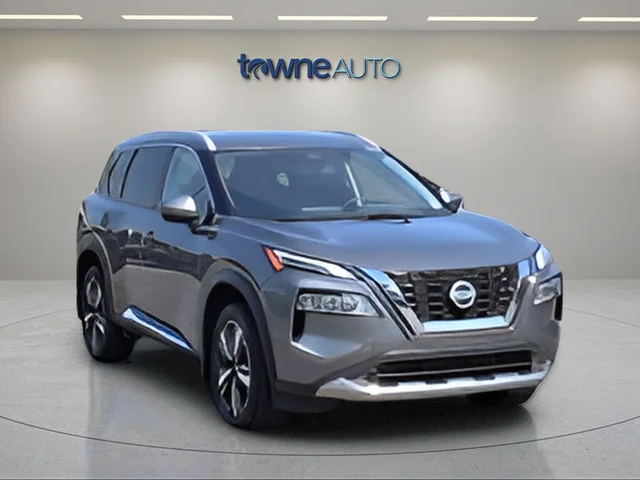 Used 2021 Gray Nissan Platinum image 9
