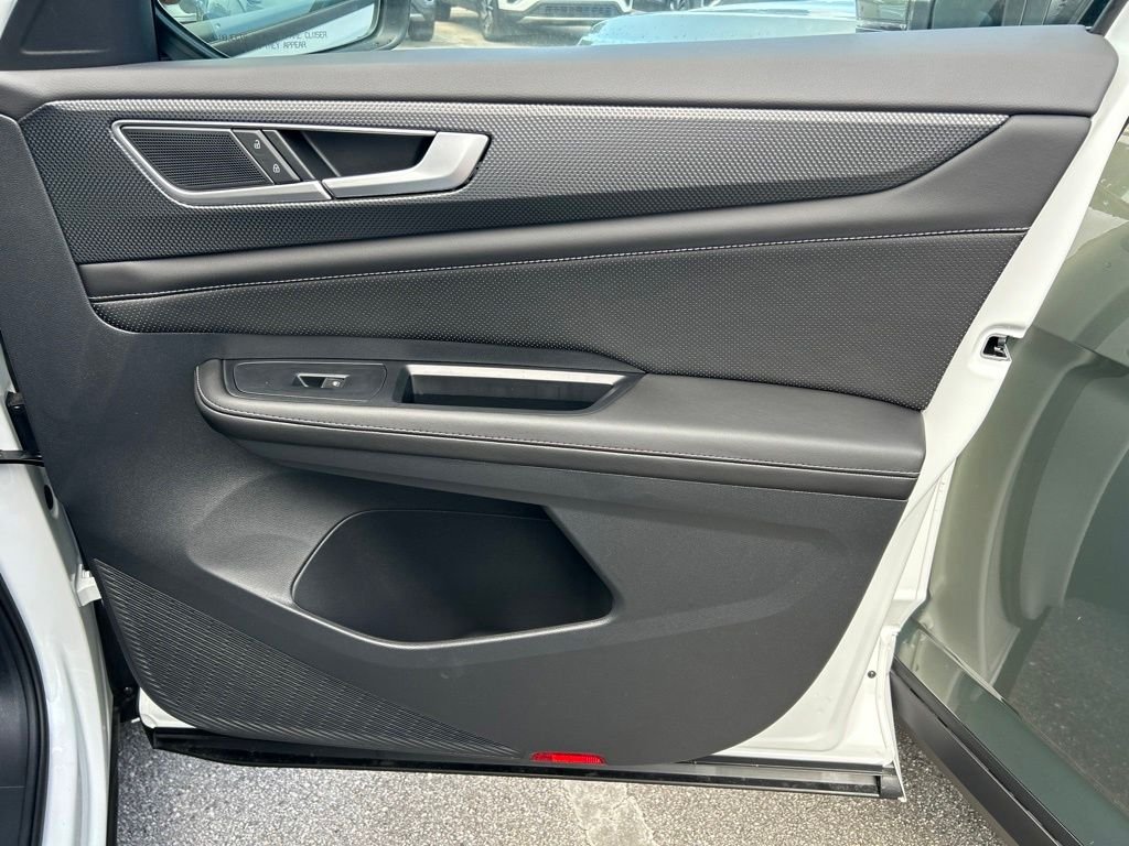 New 2026 White Volkswagen 2.0T SEL R-Line Black image 46