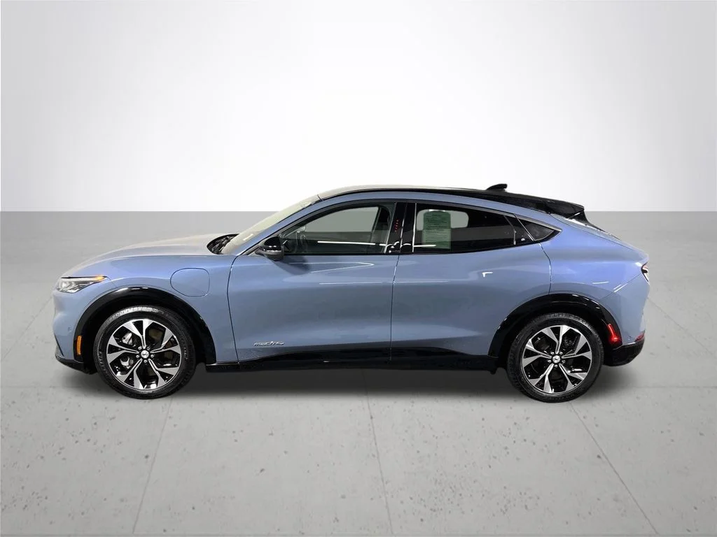 Used 2023 Vapor Blue Ford Premium image 9