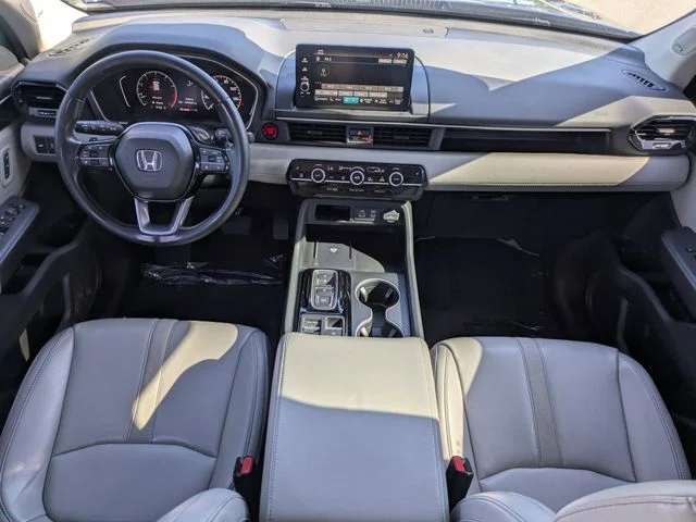 Used 2023  Honda Touring image 16