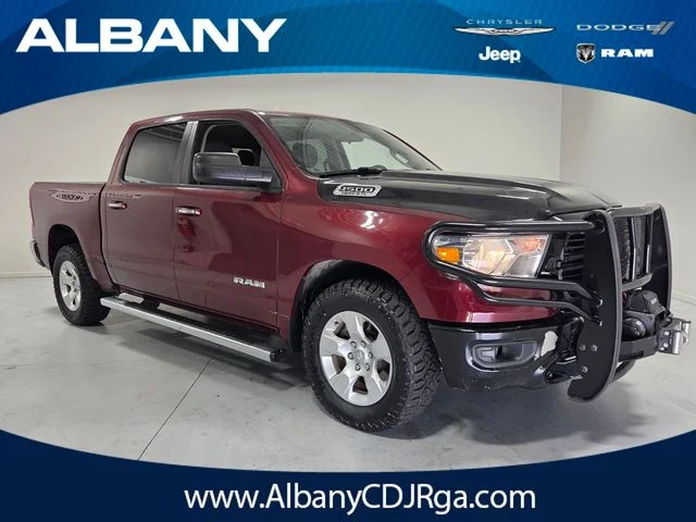 2020 RAM 1500 Big Horn/Lone Star 4x4 Crew Cab 5'7's photo