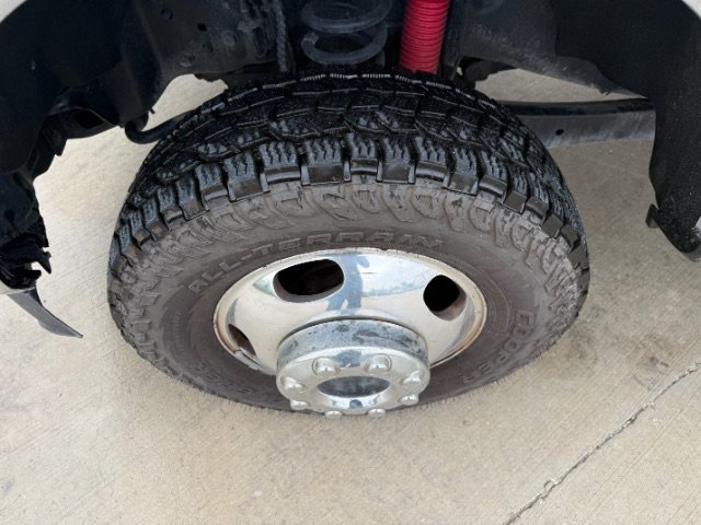Used 2017 Silver Ford XLT image 9