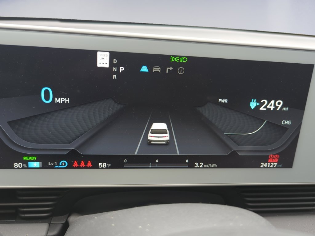 Used 2024 Gold Hyundai SEL image 15