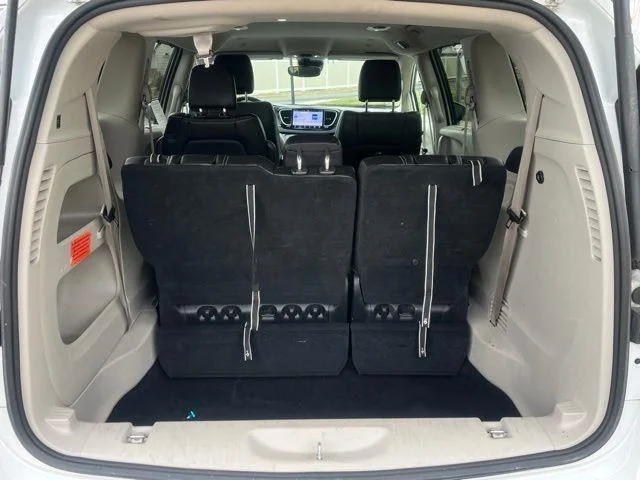 Used 2023 White Chrysler Touring L image 12