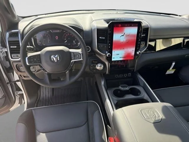 2026 RAM 1500 Laramie - Photo 18
