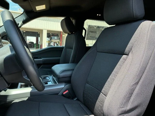 New 2026 Agate Black Metallic Ford XLT image 8