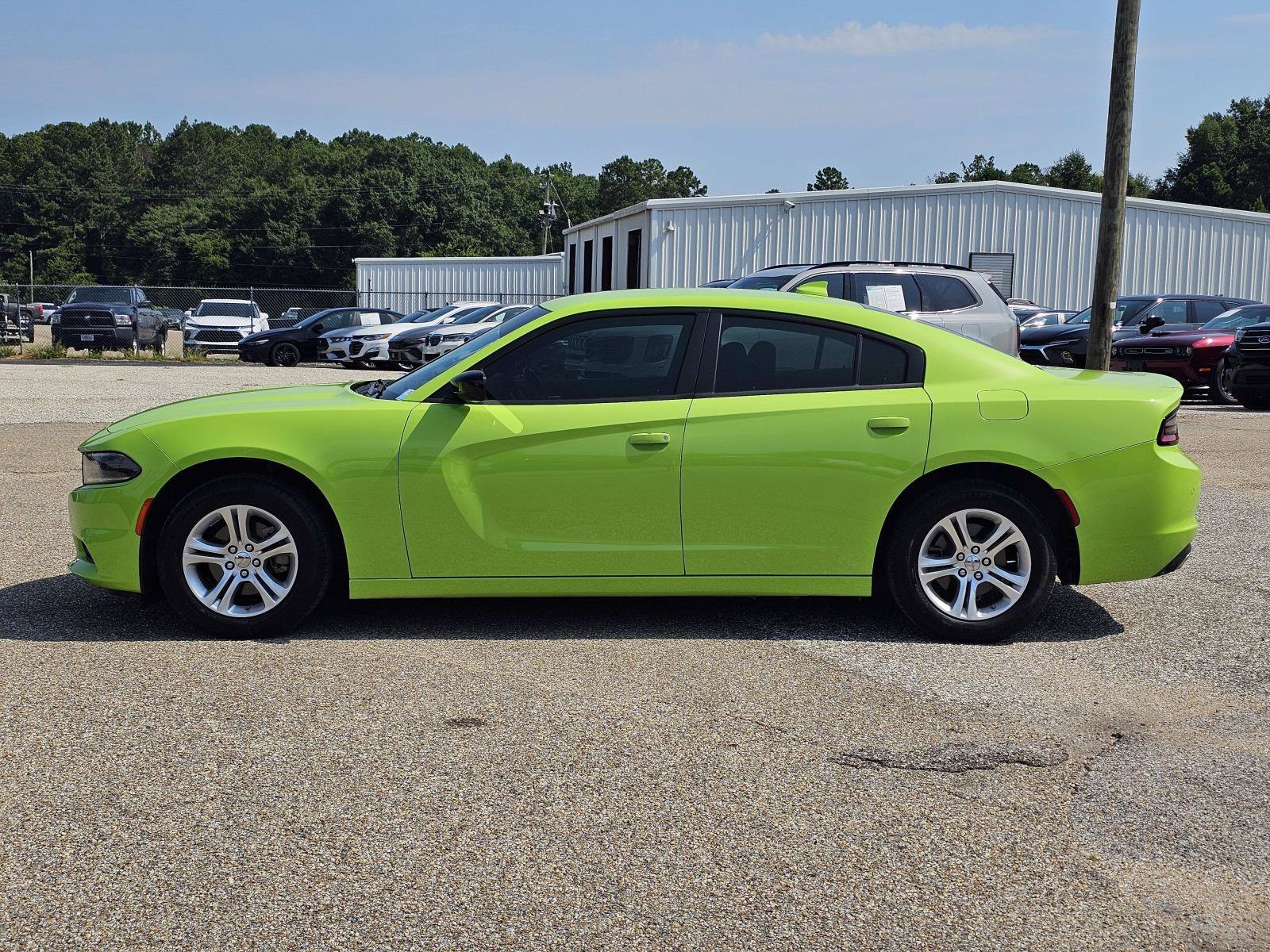 Used 2023 Sublime Metallic Clearcoat Dodge SXT image 12
