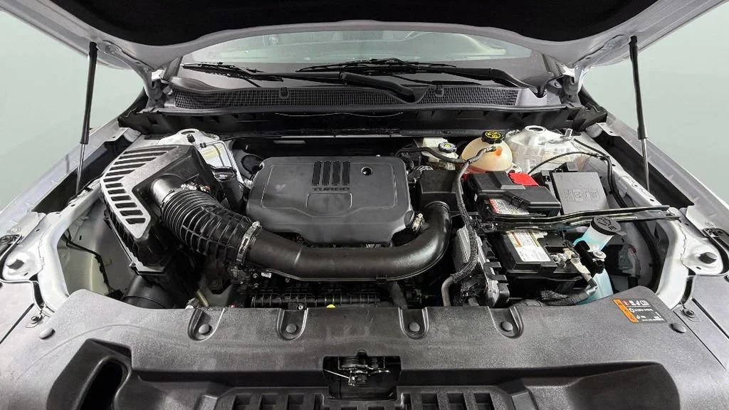 Used 2022 Summit White Chevrolet 2LT image 35