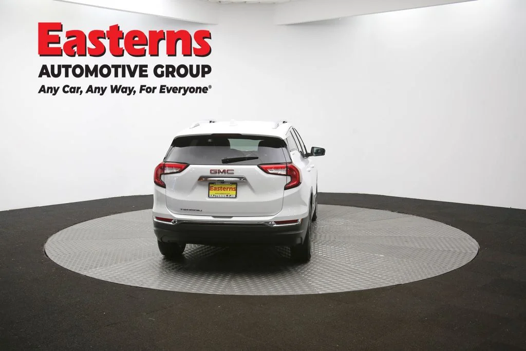 Used 2023 White GMC SLT image 40