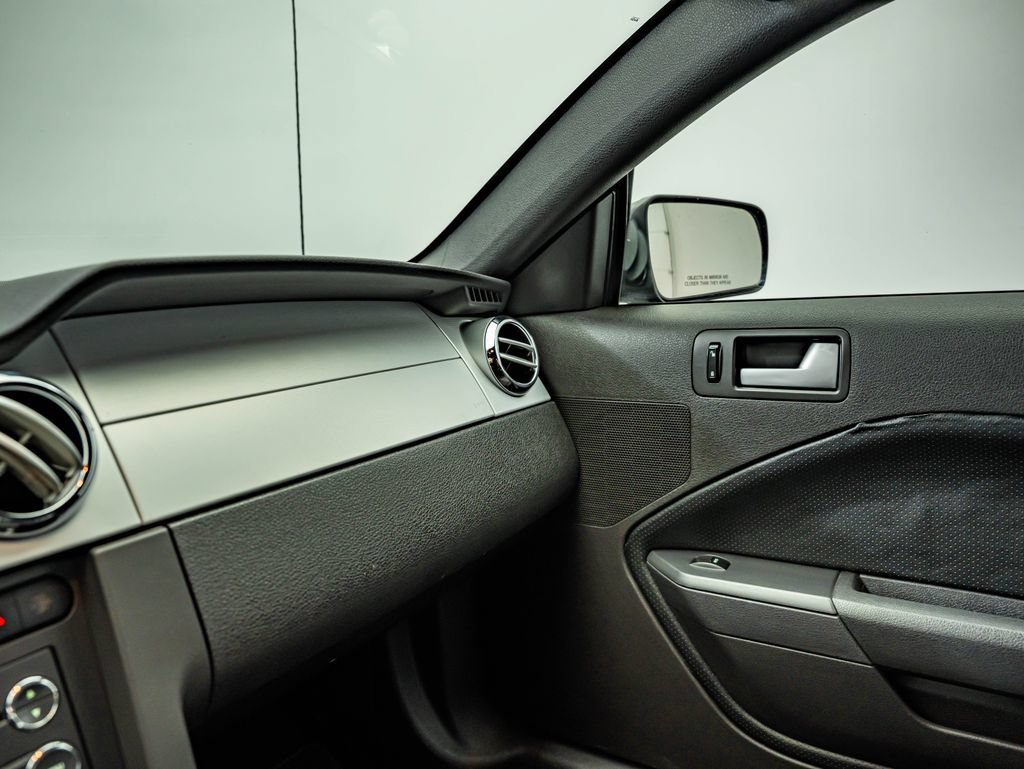 Used 2008 Black Ford GT Deluxe image 31