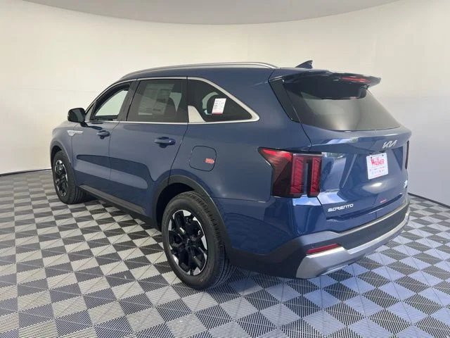 2025 Kia Sorento S - Photo 5