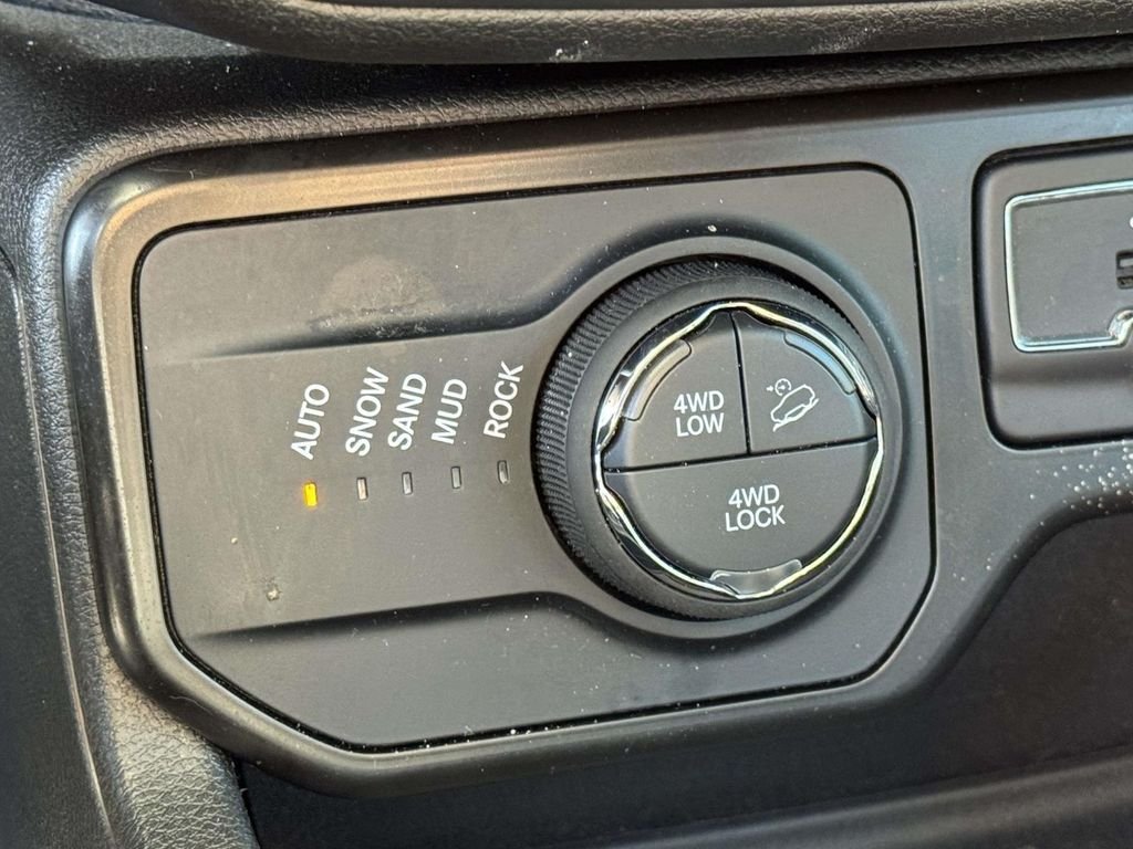 Used 2023 White Jeep Trailhawk image 20