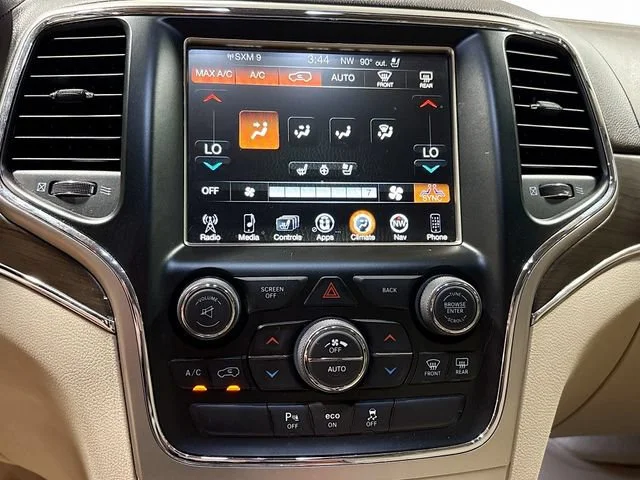 Used 2015  Jeep Overland image 15