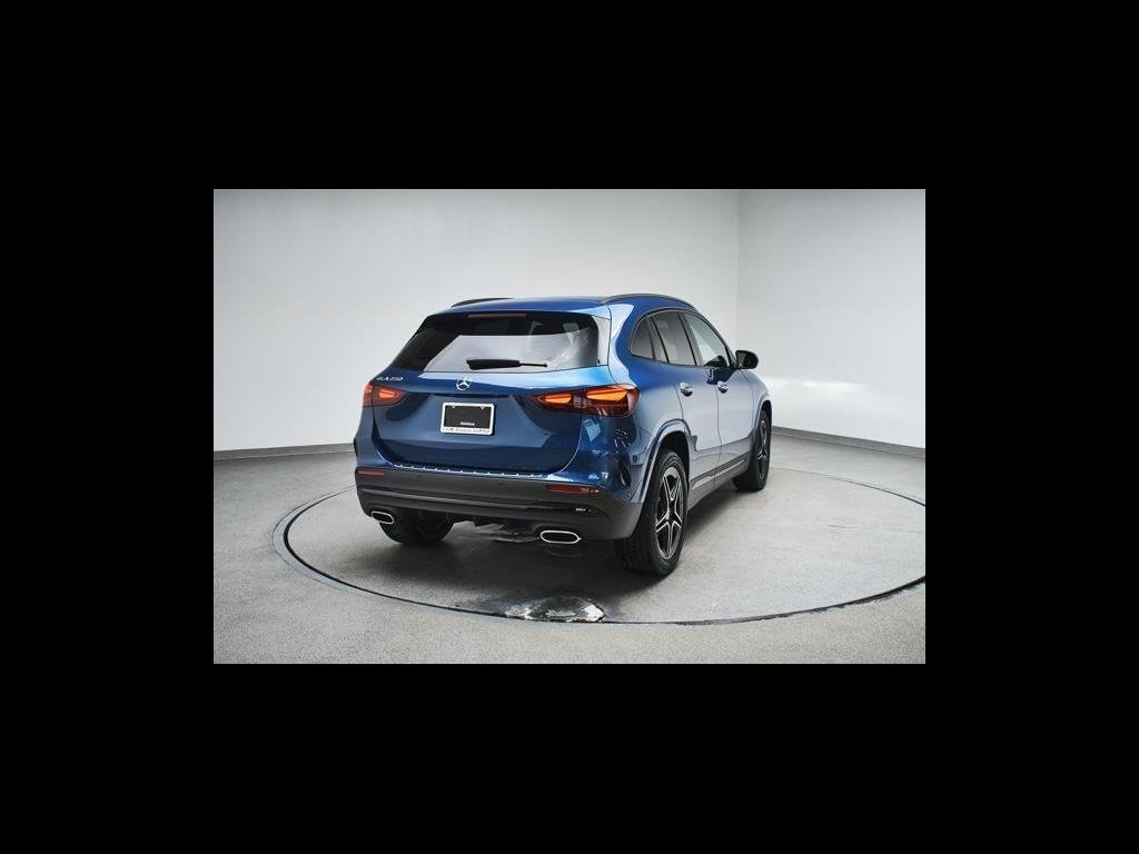 Used 2024 Starling Blue Metallic Mercedes-Benz GLA 250 image 10