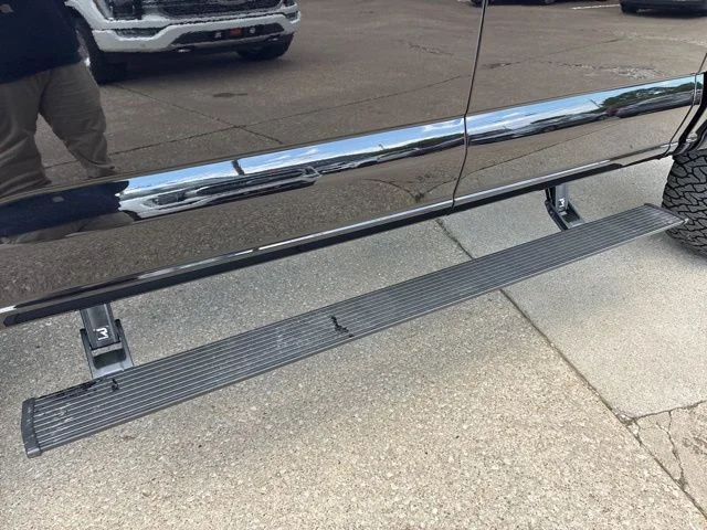 New 2026 Agate Black Metallic Ford XLT image 2