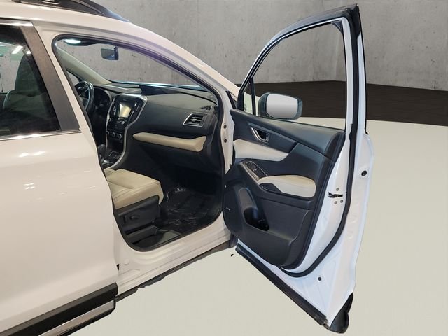 Used 2022 Crystal White Pearl Subaru Limited image 13