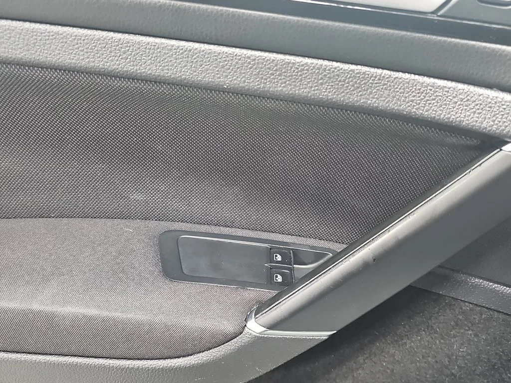 Used 2016 Silver Volkswagen S image 30