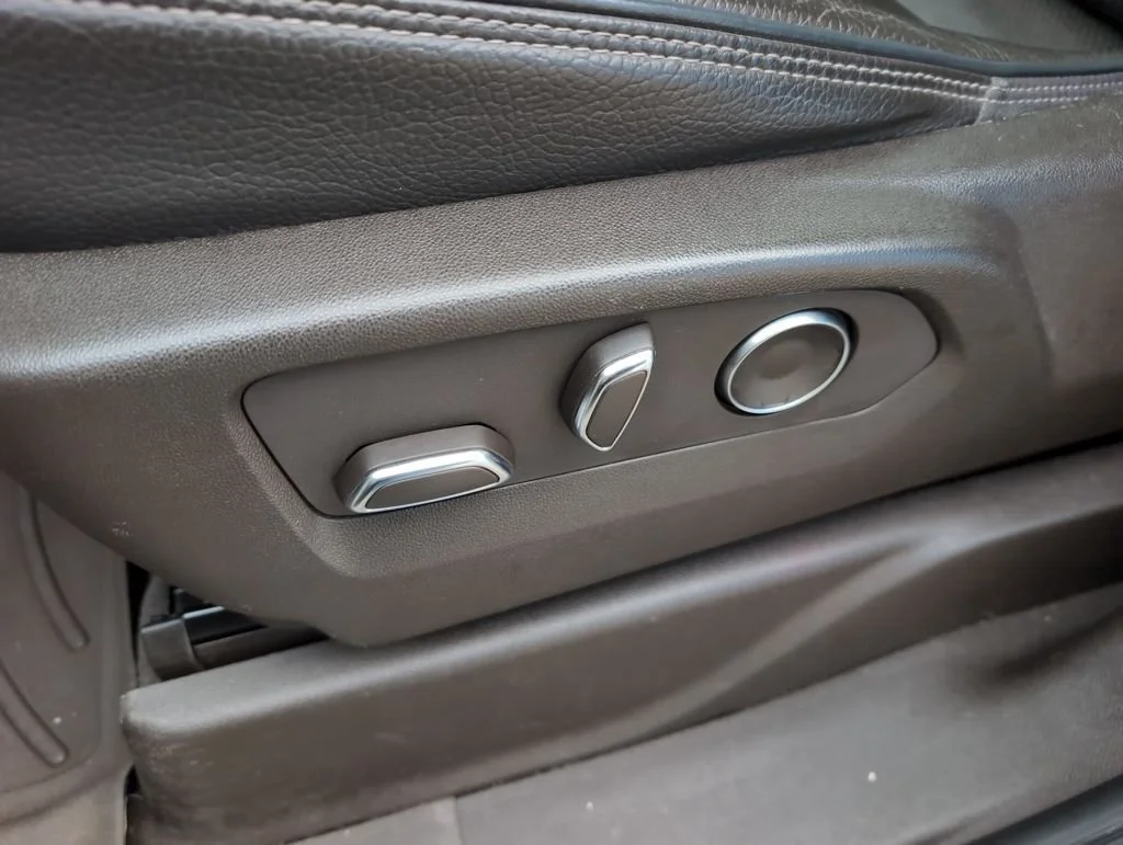 2021 GMC Yukon Denali - Photo 18