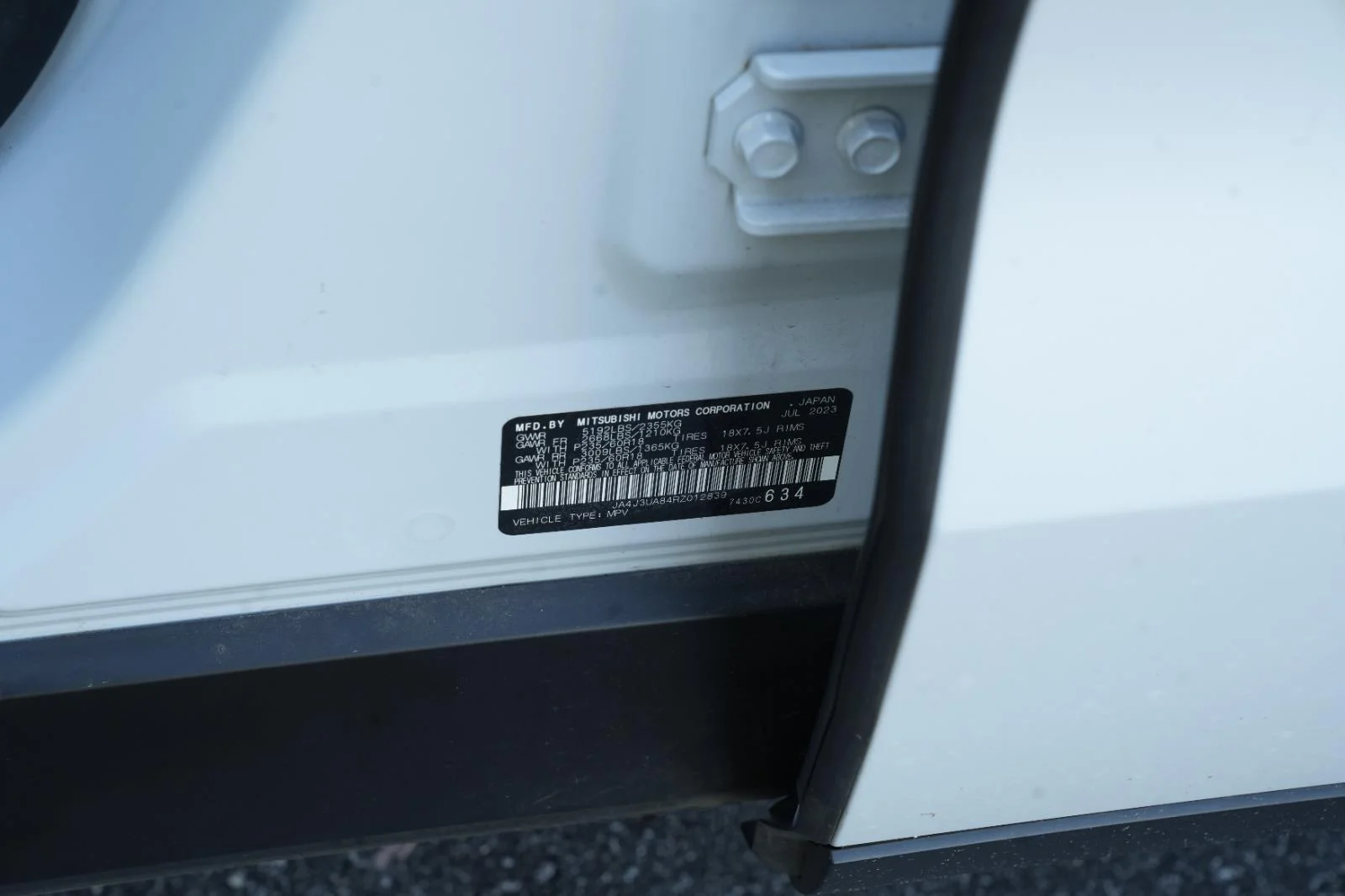 Used 2024 Silver Mitsubishi ES image 36